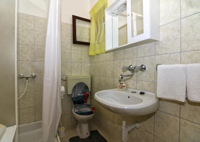 Slavica Apartman Jezera